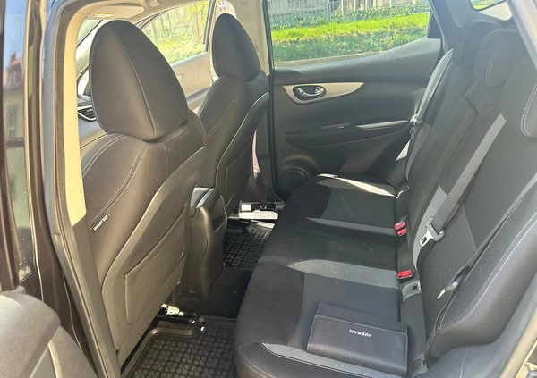 Nissan Qashqai cena 66500 przebieg: 32924, rok produkcji 2017 z Prudnik małe 254